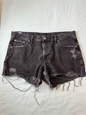 Gap 4” Low Rise Stride Short | Black Wash | Size 33 | Distressed Cutoff